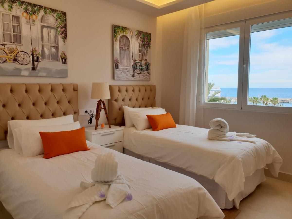 Fantastic Apartment In Front Of The Sea & Marina إِستيبونا المظهر الخارجي الصورة
